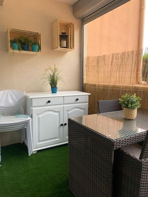 Chaleureux Appartement Face Au Port Sta Lucia, Tout A Pieds, Wifi Saint-Raphaël Екстериор снимка