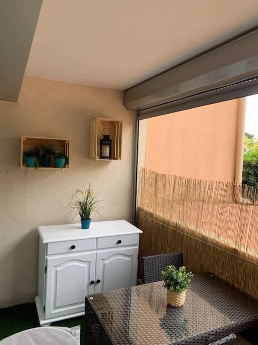 Chaleureux Appartement Face Au Port Sta Lucia, Tout A Pieds, Wifi Saint-Raphaël Екстериор снимка