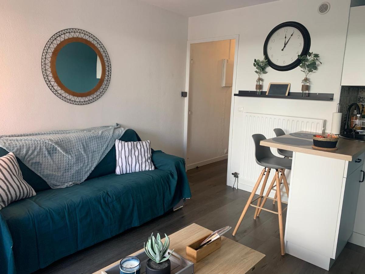 Chaleureux Appartement Face Au Port Sta Lucia, Tout A Pieds, Wifi Saint-Raphaël Екстериор снимка
