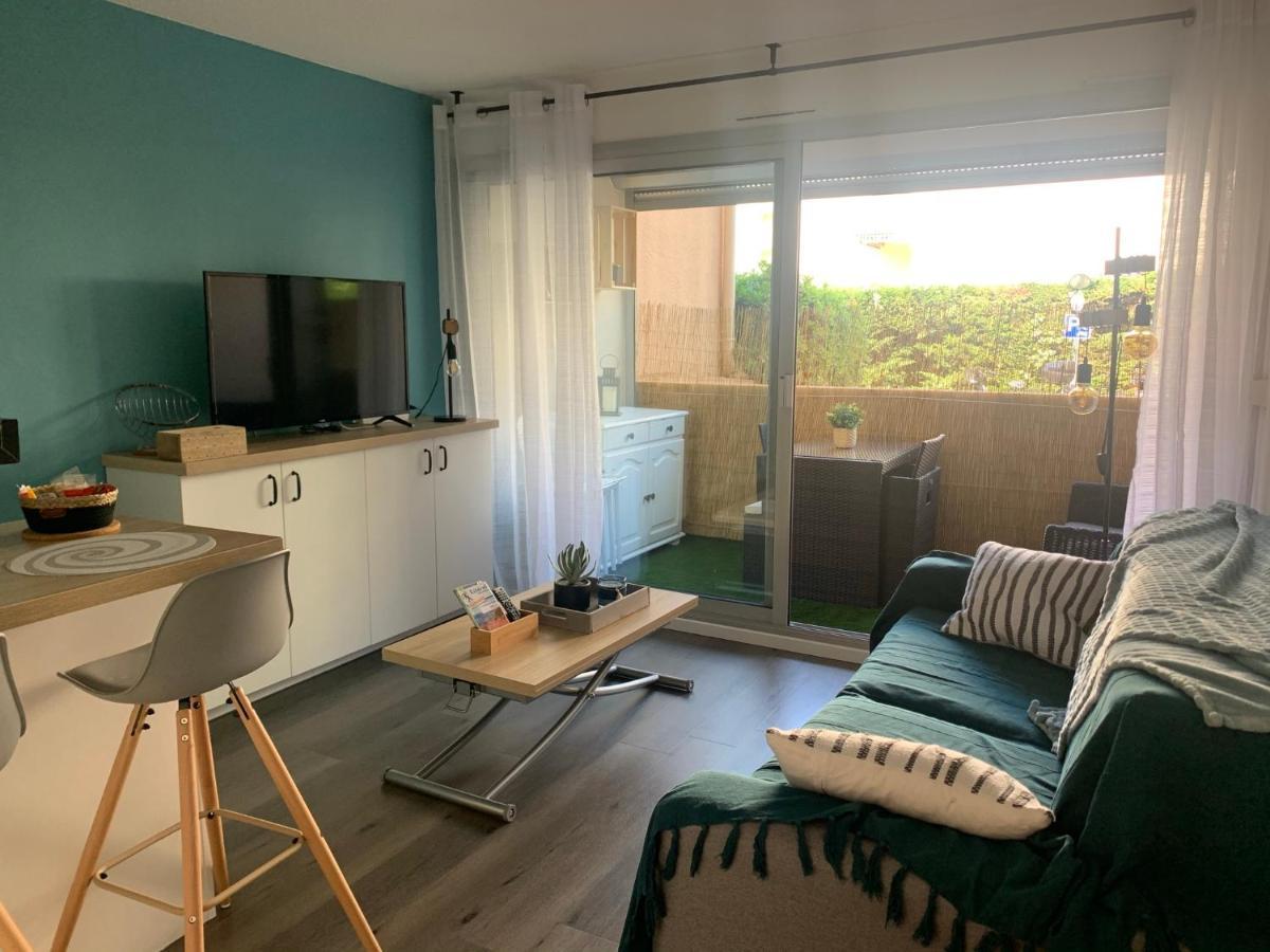 Chaleureux Appartement Face Au Port Sta Lucia, Tout A Pieds, Wifi Saint-Raphaël Екстериор снимка