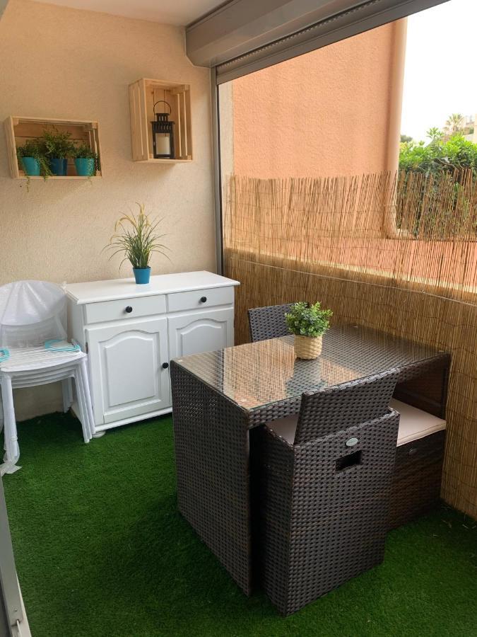 Chaleureux Appartement Face Au Port Sta Lucia, Tout A Pieds, Wifi Saint-Raphaël Екстериор снимка