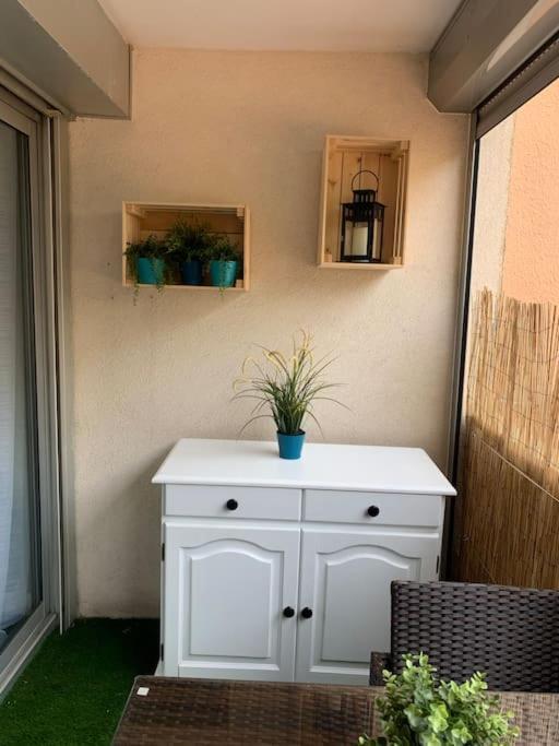 Chaleureux Appartement Face Au Port Sta Lucia, Tout A Pieds, Wifi Saint-Raphaël Екстериор снимка